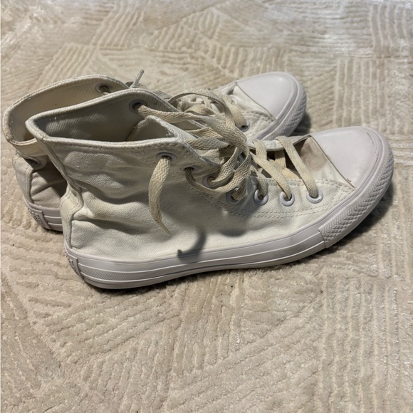 Converse - Picture 3 of 4